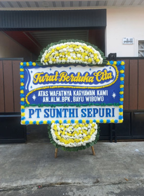 Papan Bunga Duka di Dasan Agung