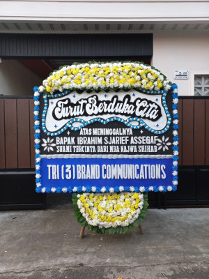 Papan Bunga Duka di Dasan Agung